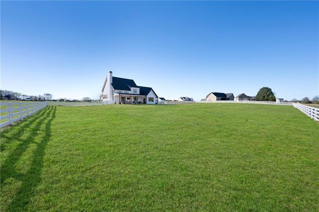 28 Ravenfield Road, Taylorsville, GA 30178