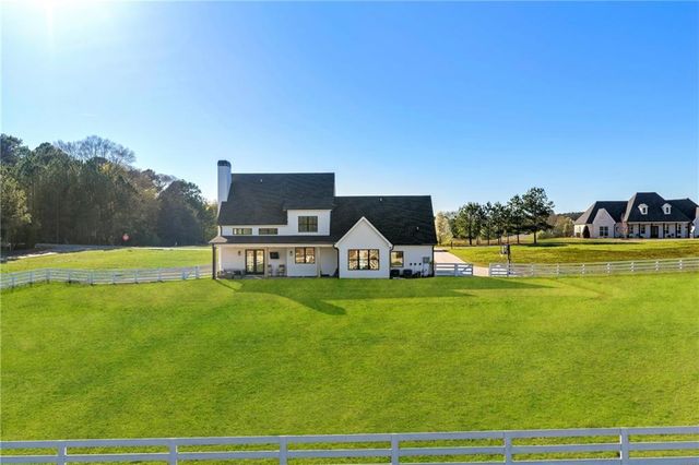 28 Ravenfield Road, Taylorsville, GA 30178