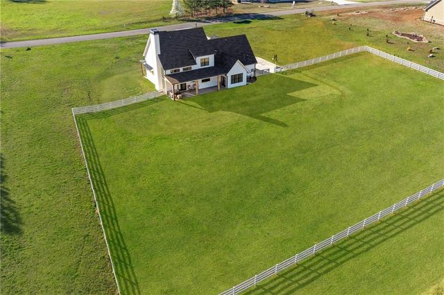 28 Ravenfield Road, Taylorsville, GA 30178