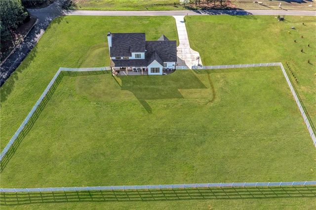 28 Ravenfield Road, Taylorsville, GA 30178