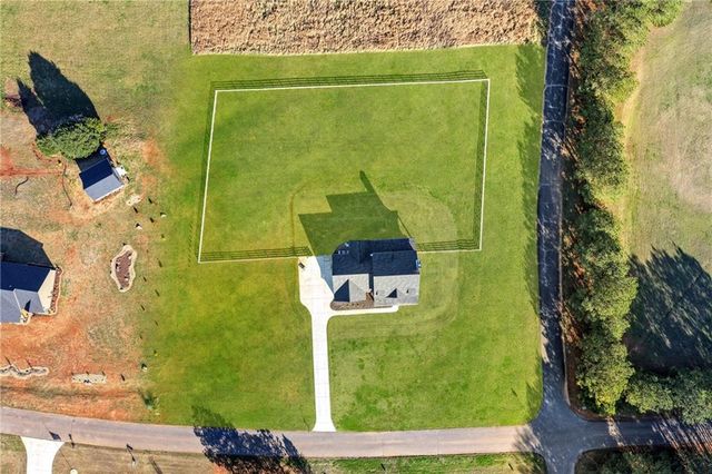 28 Ravenfield Road, Taylorsville, GA 30178