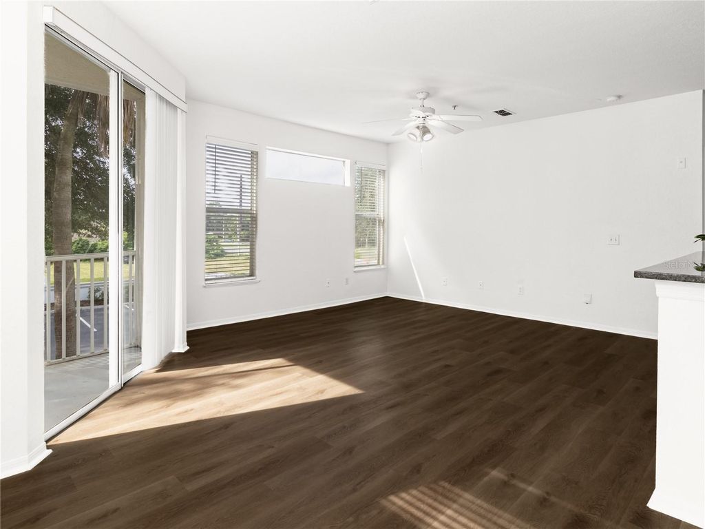 Image 11 of property listing at 2718 MAITLAND CROSSING WAY 201, Orlando, FL 32810