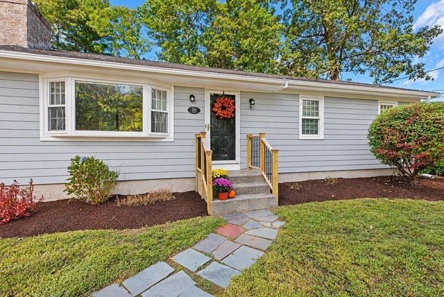 392 Mansfield Rd, North Attleboro, MA 02760
