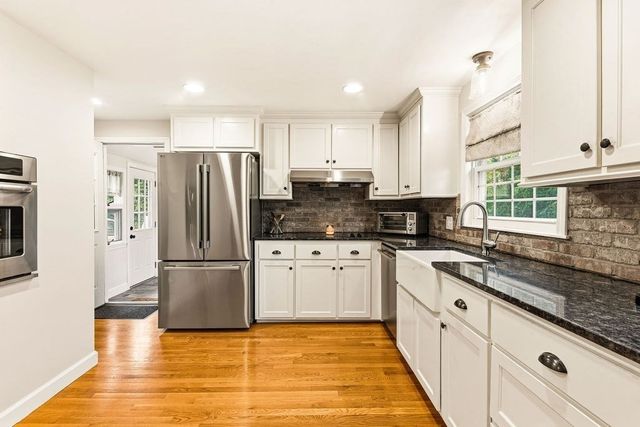 392 Mansfield Rd, North Attleboro, MA 02760