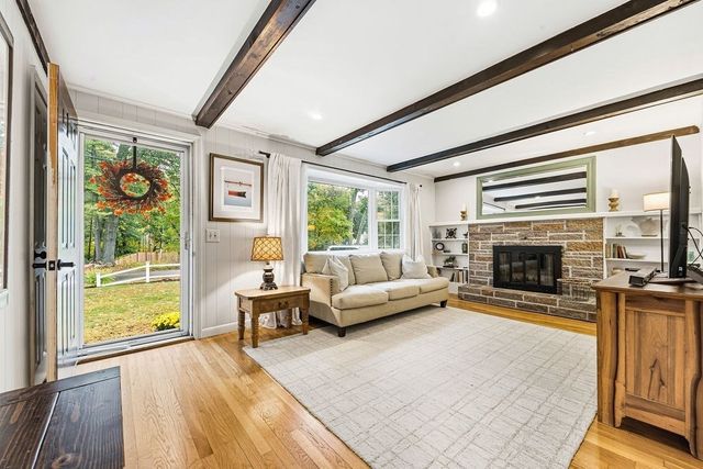 392 Mansfield Rd, North Attleboro, MA 02760