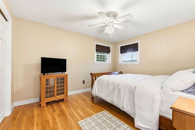 392 Mansfield Rd, North Attleboro, MA 02760