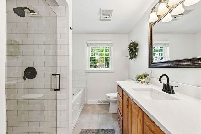 392 Mansfield Rd, North Attleboro, MA 02760