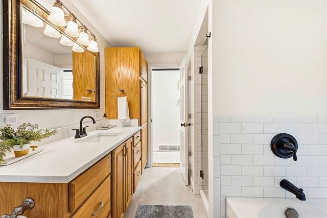 392 Mansfield Rd, North Attleboro, MA 02760