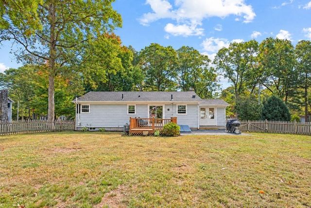392 Mansfield Rd, North Attleboro, MA 02760