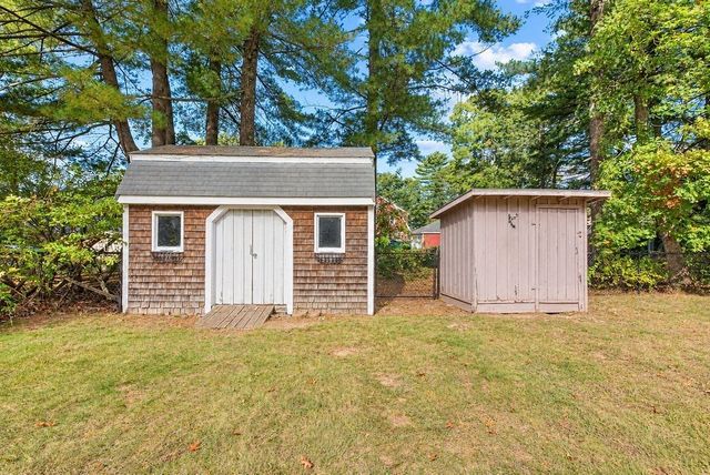 392 Mansfield Rd, North Attleboro, MA 02760