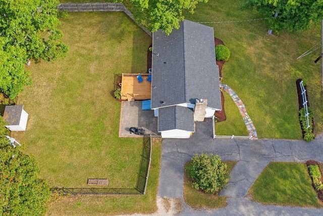 392 Mansfield Rd, North Attleboro, MA 02760