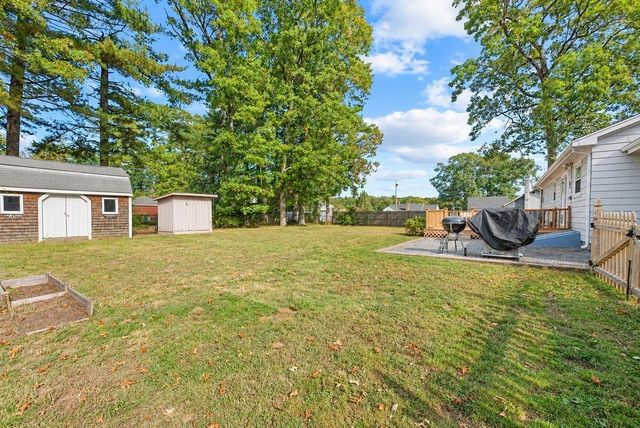 392 Mansfield Rd, North Attleboro, MA 02760