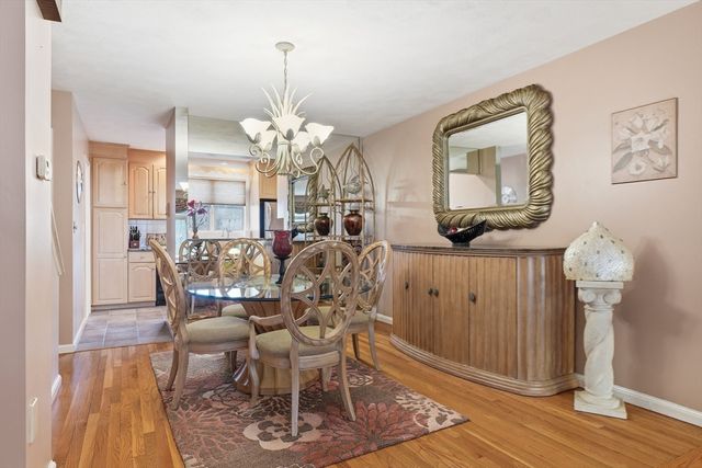 914 Sherwood Forest Lane 914, Saugus, MA 01906