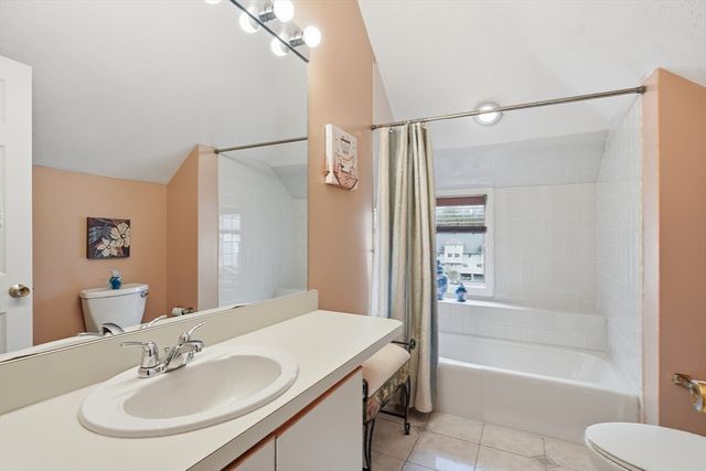 914 Sherwood Forest Lane 914, Saugus, MA 01906