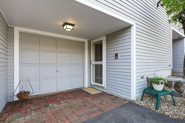 914 Sherwood Forest Lane 914, Saugus, MA 01906