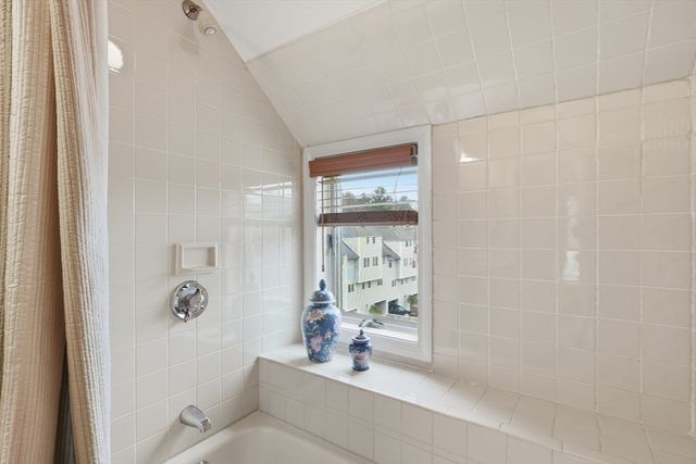 914 Sherwood Forest Lane 914, Saugus, MA 01906