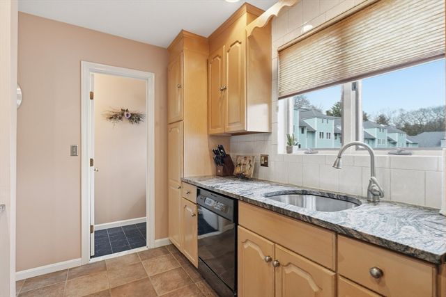 914 Sherwood Forest Lane 914, Saugus, MA 01906