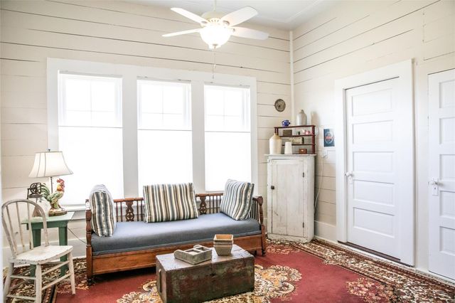 13404 W Washington Street, Burton, TX 77835