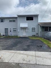 958 NW 24th Ave, Fort Lauderdale, FL 33311