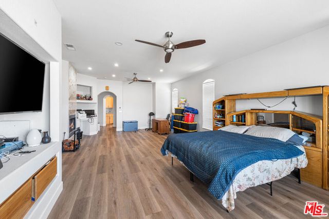 42094 W 21st Street, Lancaster, CA 93536