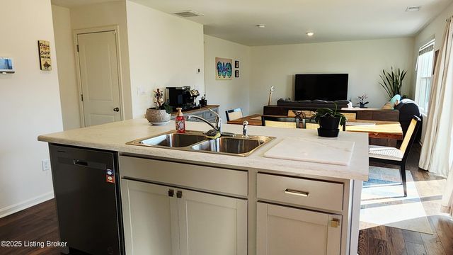 101 Clevis Ct, Elizabethtown, KY 42701