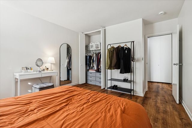 5817 Oakwood Drive E, Lisle, IL 60532