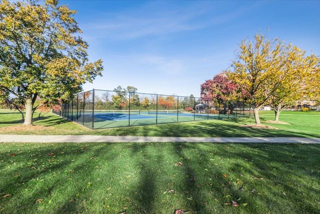 5817 Oakwood Drive E, Lisle, IL 60532