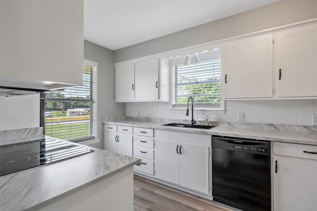3015 E US Highway 80, Mineola, TX 75773