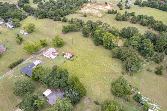 3015 E US Highway 80, Mineola, TX 75773