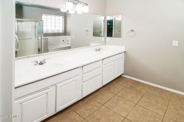 42479 W SOMERSET Drive, Maricopa, AZ 85138