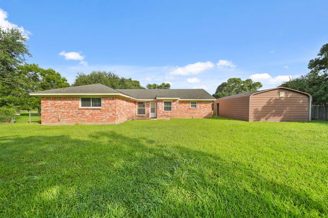 6819 Meadowlark Drive, Alvin, TX 77511