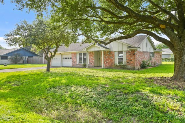 6819 Meadowlark Drive, Alvin, TX 77511