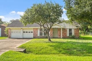 6819 Meadowlark Drive, Alvin, TX 77511