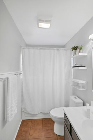 1809 Maplewood Court, Lindenhurst, IL 60046