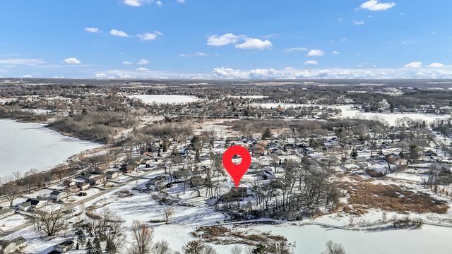 1809 Maplewood Court, Lindenhurst, IL 60046