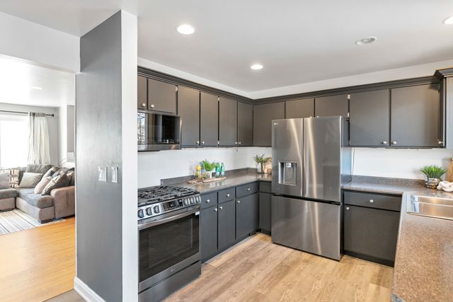 1809 Maplewood Court, Lindenhurst, IL 60046