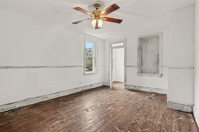 405 POPLAR ST, Columbia, PA 17512