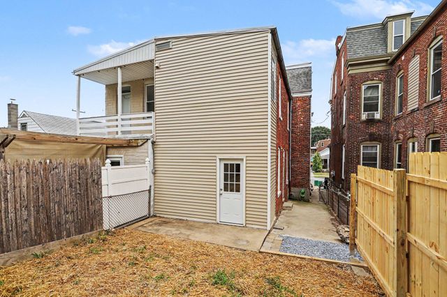 405 POPLAR ST, Columbia, PA 17512