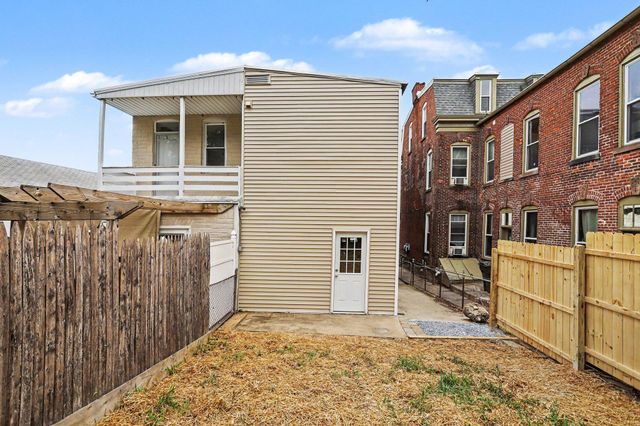 405 POPLAR ST, Columbia, PA 17512