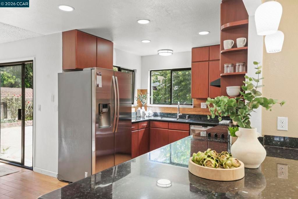 Image 12 of property listing at 3012 Evergreen Dr, Fairfield, CA 94533