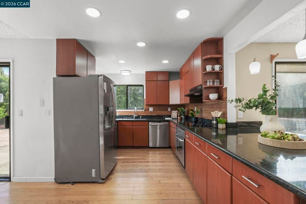Image 13 of property listing at 3012 Evergreen Dr, Fairfield, CA 94533