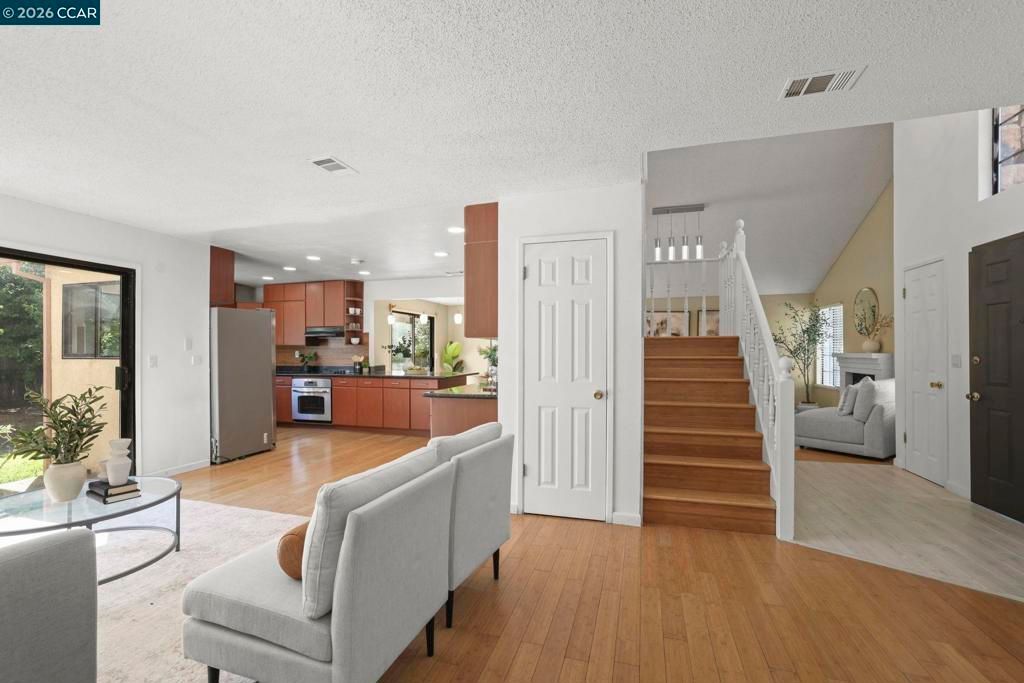 Image 18 of property listing at 3012 Evergreen Dr, Fairfield, CA 94533