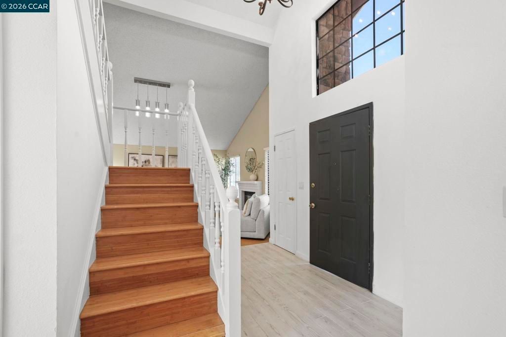 Image 2 of property listing at 3012 Evergreen Dr, Fairfield, CA 94533