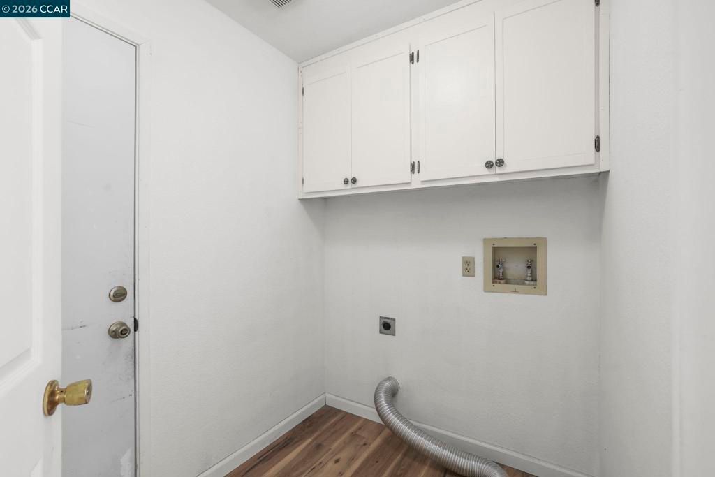 Image 20 of property listing at 3012 Evergreen Dr, Fairfield, CA 94533