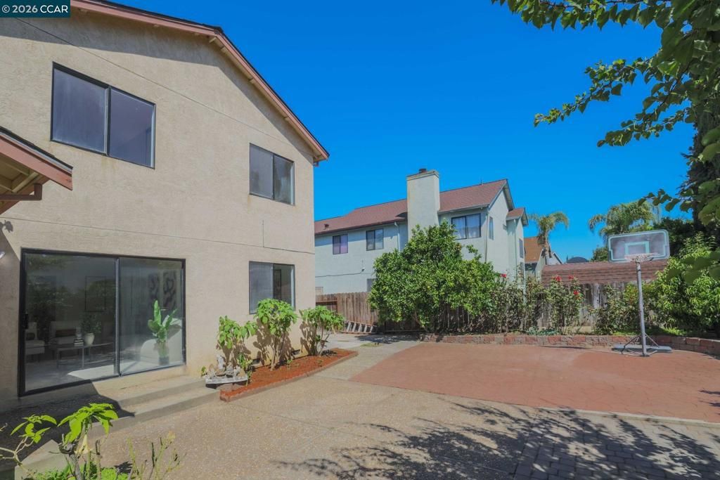Image 29 of property listing at 3012 Evergreen Dr, Fairfield, CA 94533