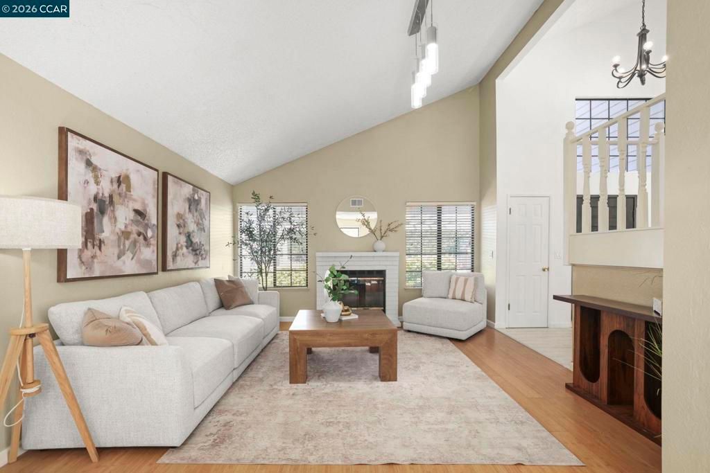 Image 3 of property listing at 3012 Evergreen Dr, Fairfield, CA 94533