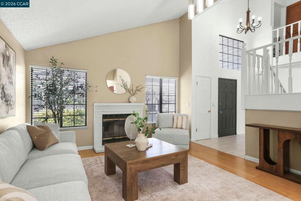 Image 4 of property listing at 3012 Evergreen Dr, Fairfield, CA 94533