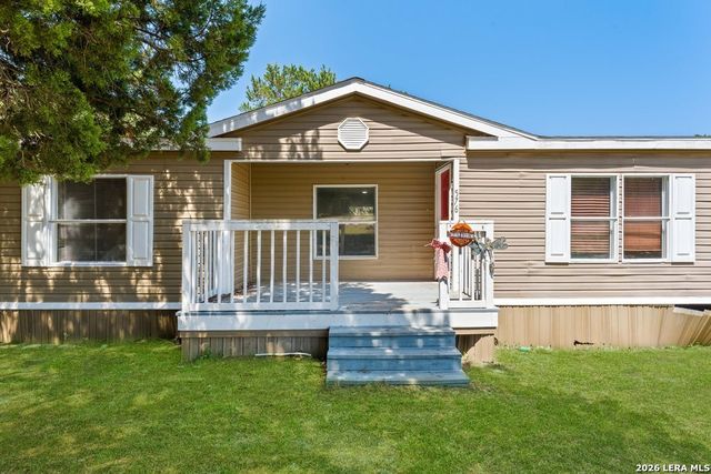 576 Wright Dr, Bandera, TX 78003