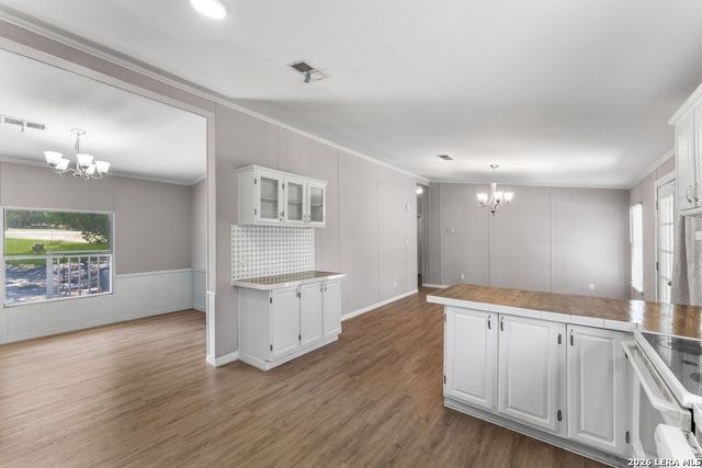 576 Wright Dr, Bandera, TX 78003