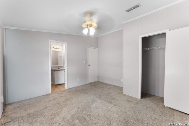576 Wright Dr, Bandera, TX 78003
